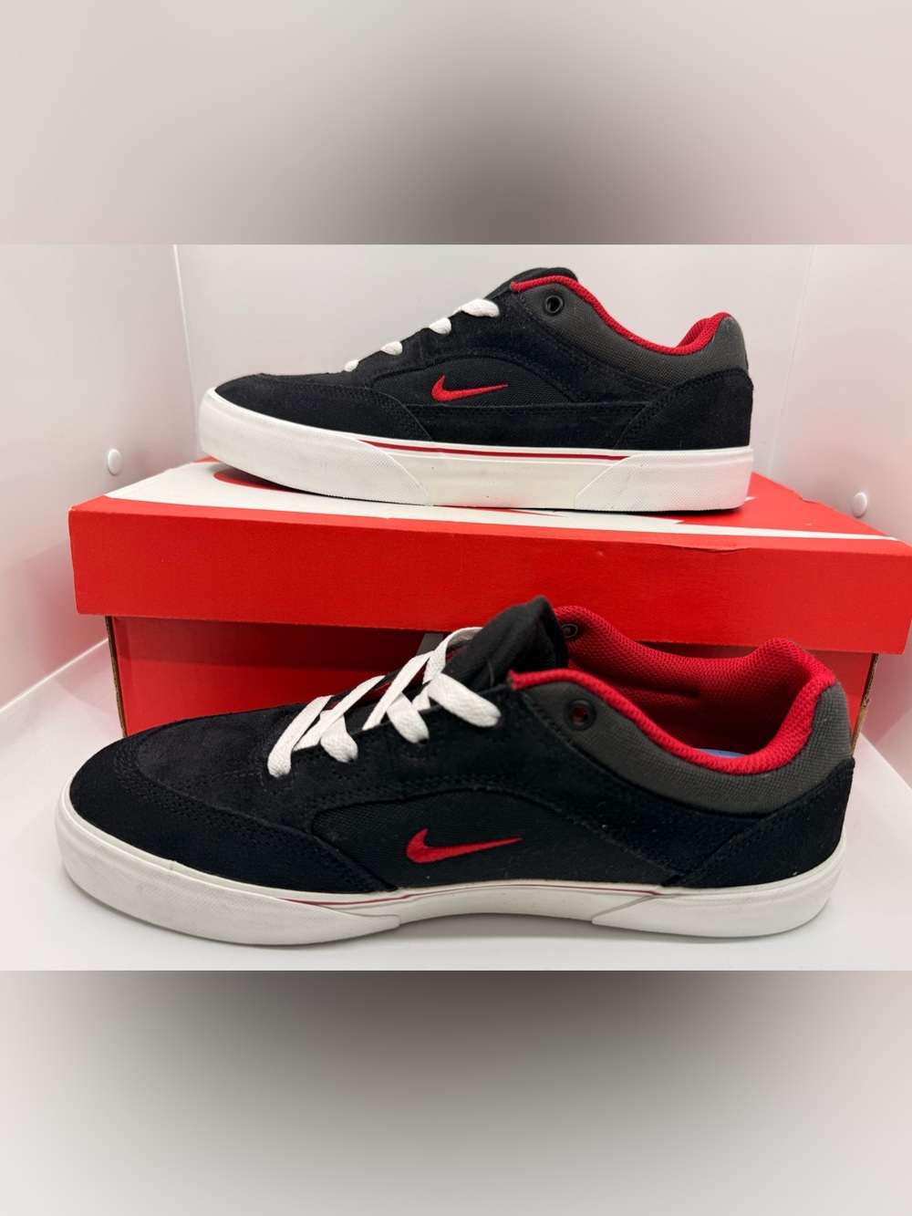Nike SB Malor Skate Shoes Black Red White Mens Size 8 Like New OG Box